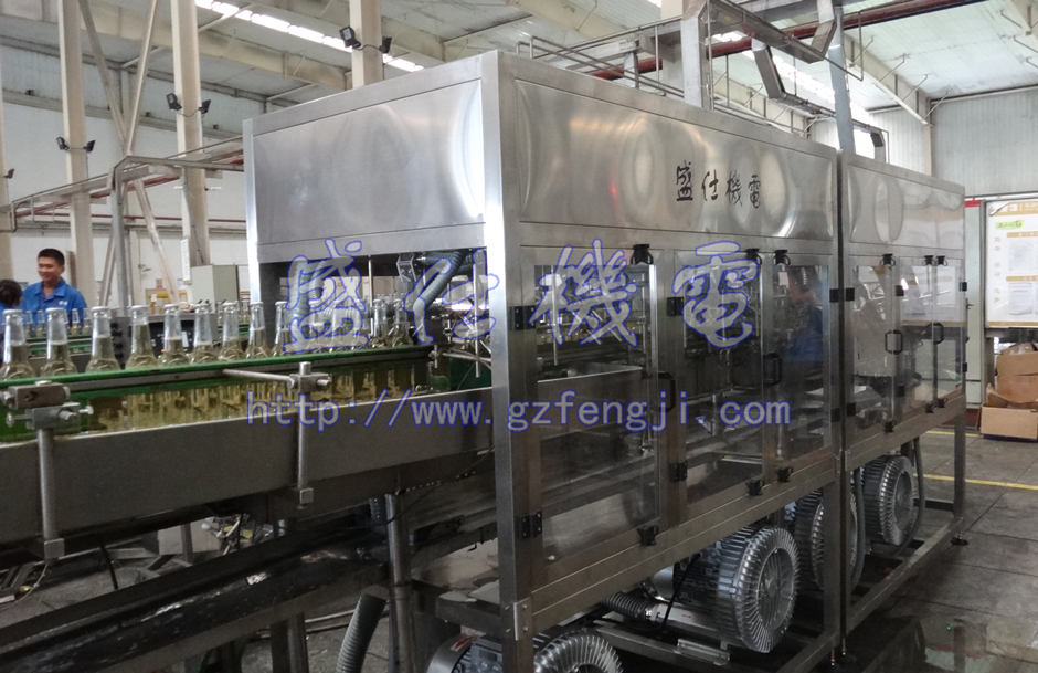 啤酒瓶風刀吹干機現(xiàn)場圖.jpg